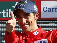 contador-alberto-vuelta-podium