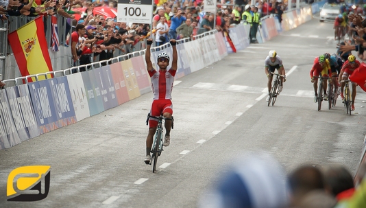 Michal Kwiatkowski sa stáva majstrom sveta (foto: Jaroslav Maliňák, Cycling-Info.sk) kwiatkowski-ms-finis-velka