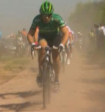 Veilleux (Europcar) vedie únik na úseku s kockami pariz-roubaix-kocky-1