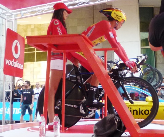 Alberto Contador pred štartom (foto: Lucia Mušáková) vuelta-lucia-contador
