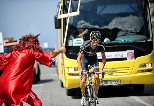 Martin Fraňo pred zberákom na Sibiu Tour v Rumunsku 2012 frano-pred-zberakom-velka