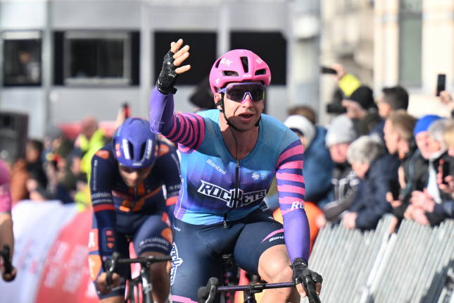 Na Ronde Van Brugge ďalší triumf Groenewegena, Schwarzbacher spadol