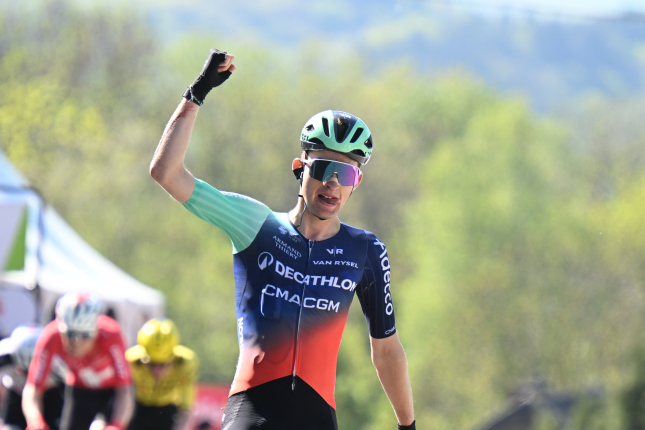 Valónsky šíp bez Pogačara s jasným triumfom Seixasa, najmladšieho víťaza histórie