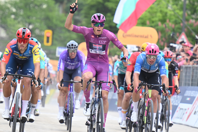 Giro: V 3. etape Kubiš zlomil talianske srdcia, vyhral Magnier. Odstúpilo ďalšie veľké meno