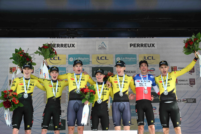 Auvergne - Rhône-Alpes: V TTT triumf Vismy, spokojní sú aj v Ineose, Baudin s kolegami z EF udržali dres
