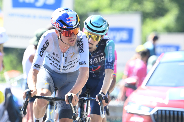 Tour: V piatok zaslúžený triumf Schmida, Pidcock sa posunul na 4. miesto v GC