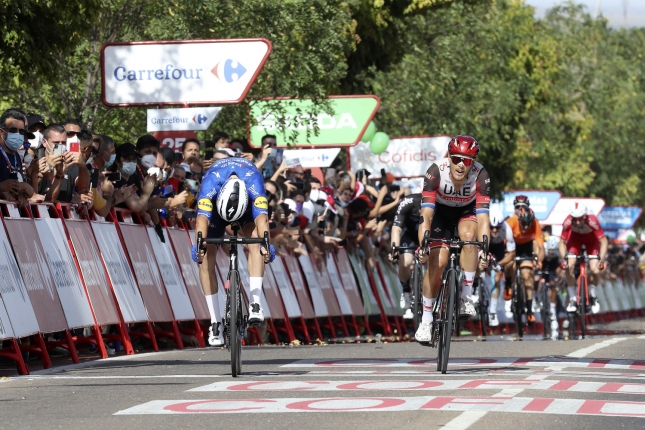 Vuelta a Espaňa: Trinástu etapu vyhral v šprinte Sénéchal, zastúpil Jakobsena, Eiking udržal červený dres