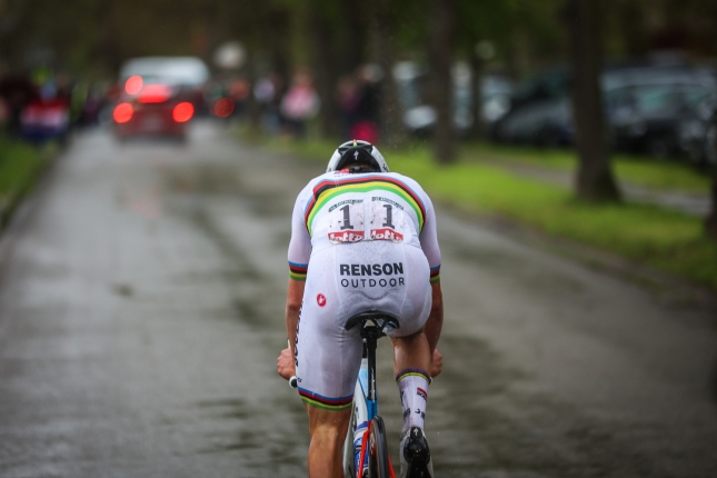 Reakcie na LBL: Evenepoel tiež skoro spadol, Benoot nikdy také ťažké preteky nešiel, Pogačarov pád spôsobil Honoré