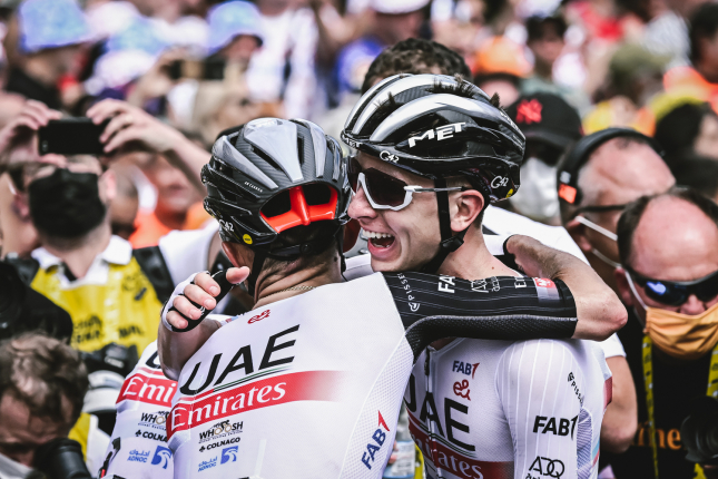 Reakcie: Adam Yates si užíval bitku s bratom, Simon mal vo finále kŕče, Vingegaard nepanikári, že Pogačar má sekundy