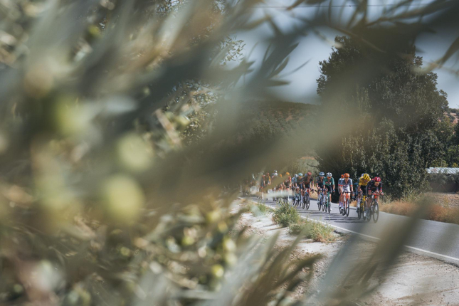 Vuelta: na čele 45-členná skupina, o GC sa pravdepodobne bude opäť bojovať vzadu