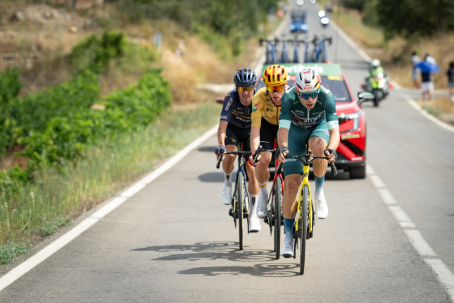 Vuelta: Nórska pocta zosnulému kráľovi - z úniku vyhral Leknessund, Johannessen druhý