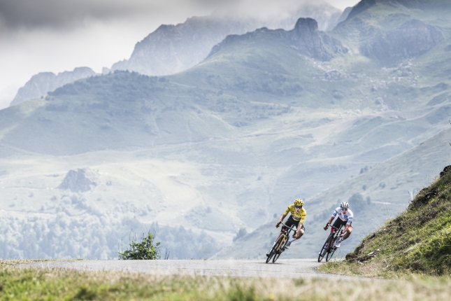 Tour objektívom fotoaparátu: Dánske davy, nezničiteľný Van Aert a súboj o žltý dres