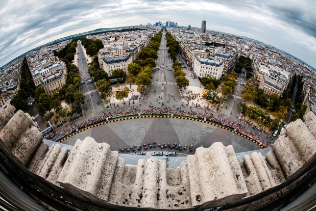 Tour de France netradične - objektívom fotoaparátu (35 fotografií)