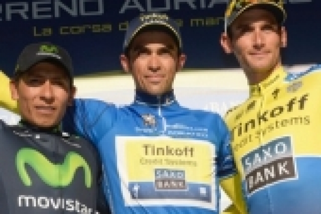 Očakávaný boj na Tirrene ochudobnil Froome, štartovka ale zostáva nabitá 