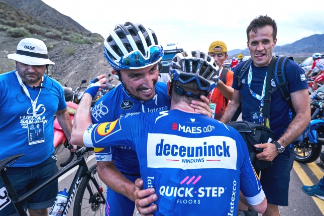 Sumár mesiaca: Astana a Quick-Step valcujú ďalej, v kopcoch sa ide nesmierne rýchlo