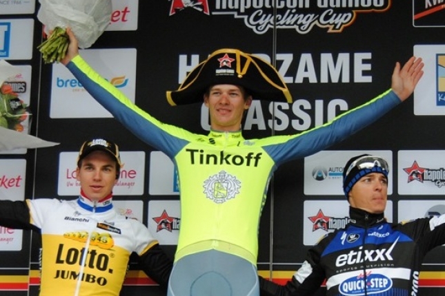 Baška oslávil prvé víťazstvo medzi profesionálmi v Handzame! Tinkoff chváli jeho progres