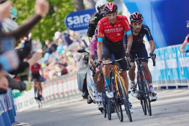 Giro: Damiano Caruso vyhral etapu po dlhom útoku, Egan Bernal zostal v ružovom 
