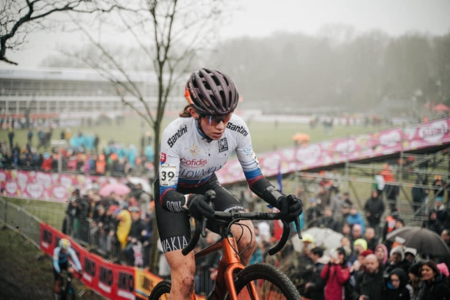 MS v cyklokrose: Van der Poel na domácej pôde porazil Van Aerta, juniorka Chladoňová sa dostala do Top 10