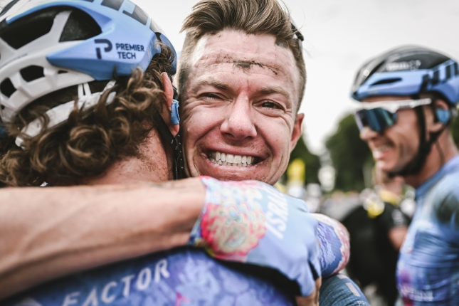 Reakcie po kockách: Roglič si vyhodil rameno pri páde, Van der Poel je úplne z formy, Sagan je oškretý, ale inak v poriadku