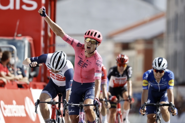Vuelta: Pelotón si neporadil s únikom, tretíkrát triumfoval Magnus Cort, Meintjes skončil