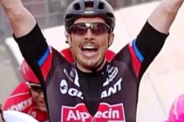 V záverečnej etape Valverde uchmatol zelený dres, Degenkolb etapu