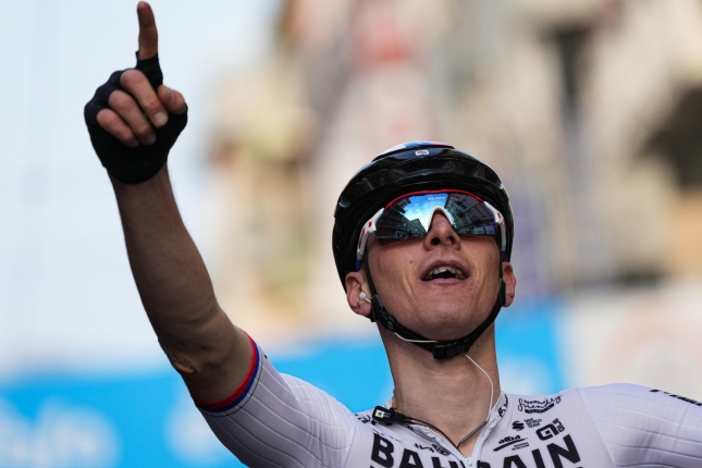 Mohorič vyhral Miláno - San Remo po útoku v zjazde, Sagan mal mechanické problémy