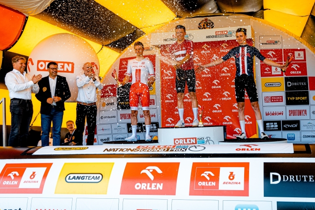 Orlen Nations GP odštartoval v Maďarsku, vyhral celodenný únik, ktorý pelotón podcenil