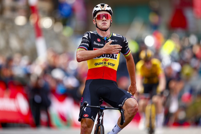 Reakcie na 3. etapu: Evenepoel sa znovu sťažoval, Vingegaard nemal deň, Thomas bude bojovať
