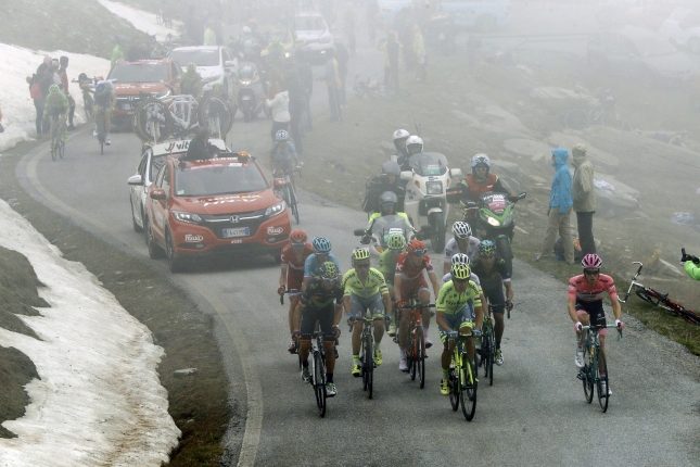 Reakcie: Cháves a Nibali sú pripravení na vzájomný súboj, Kruijswijk má zlomené rebro
