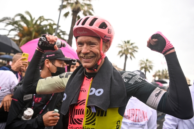 Giro: Z úniku zvíťazil Cort, Vine vypadol z GC, Vlasov odstúpil, v Top 10 nastali zmeny