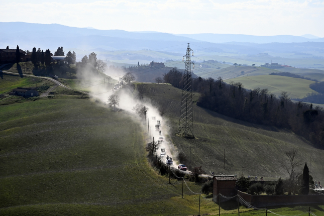 Strade Bianche 2025：ポガチャーとピドコックとフロント3の前にモンテサンテマリーの後