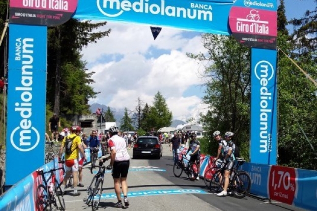 Aj slovenskí sponzori boli na bicykli podporiť cyklistov Etixxu na Gire