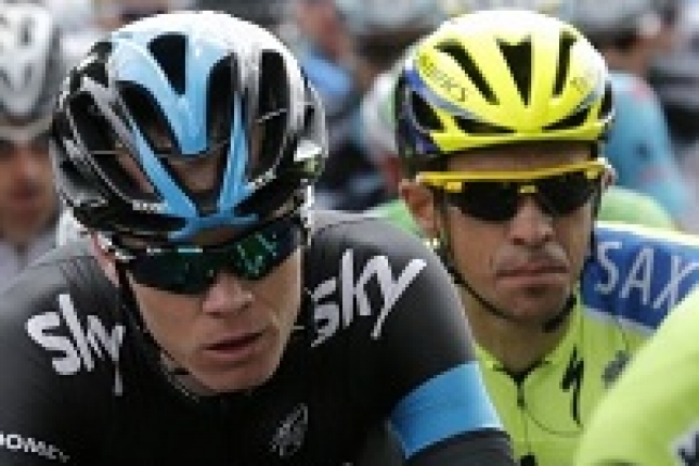 Froome sa hneval na Nibaliho útok, Contador mal kŕče