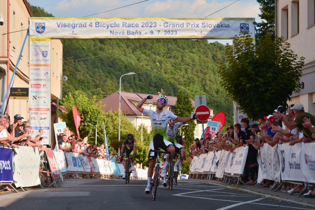 V4 GP Slovakia: V šprinte vedúcej skupiny bol najsilnejší Paterski, piaty Štoček najlepším Slovákom