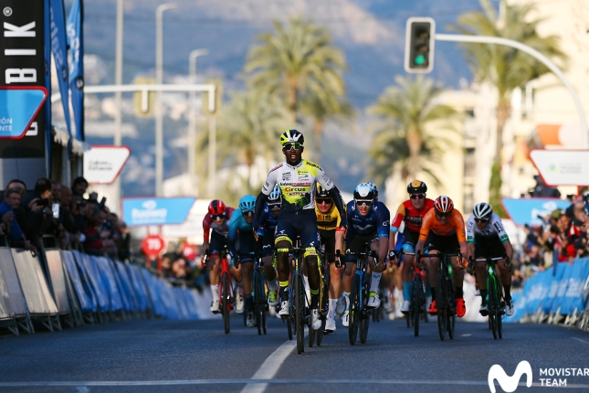 Valenciana: V 1. etape triumf Girmaya, ktorý ukázal, kto je rýchlejší v súboji s Kooijom