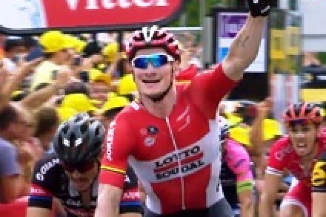 Greipel s tretím triumfom. Sagan napriek celodennému úniku štvrtý