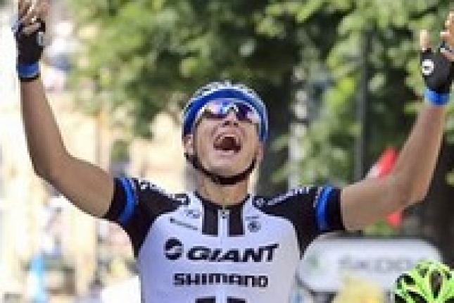 Na Tour znovu úradoval Kittel, Sagan finišoval hneď za ním 