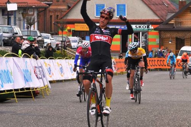 V 1. etape Kuriérov naši zmeškali únik, ten rozhodol. V pelotóne boli štyria