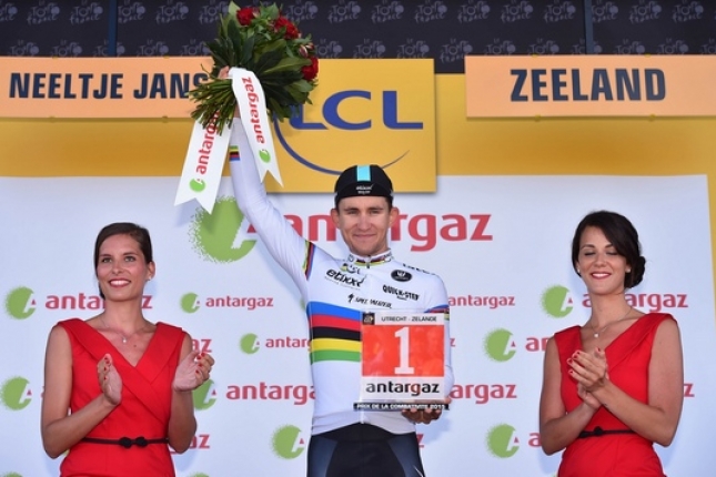 Cancellara nečakal tričko, Nibali mal smolu, BMC s ťažkým rozhodnutím