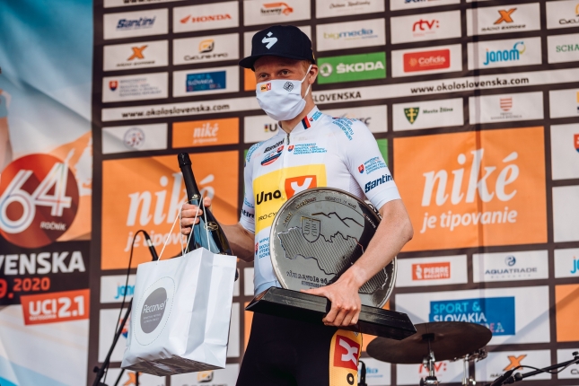 Medzi nováčikmi najviac láka Tom Pidcock, pozornosť pútajú čoraz mladší pretekári