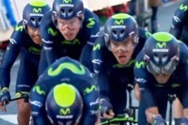Movistar vyhral úvodnú TTT na Vuelte, Sagan s veľkou šancou na la roja