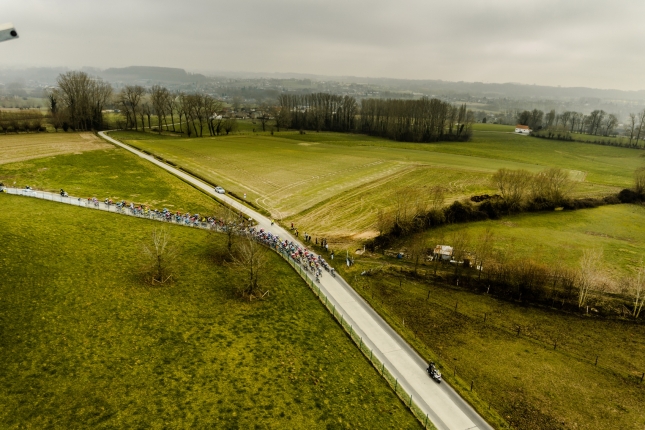 Scheldeprijs ovplyvnil vietor, Quick-Step neustrážil Philipsena, Ackermann zlyhal