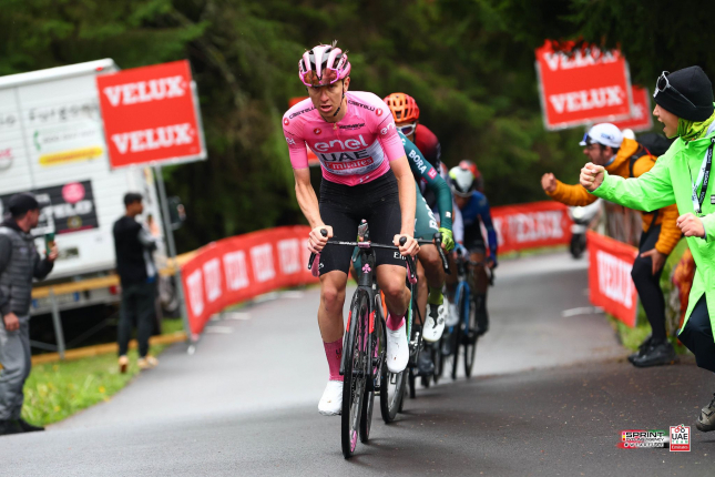 Giro: Posledný deň v horách ovládol hegemón Pogačar, svoj konečný náskok dostal na 10 minút