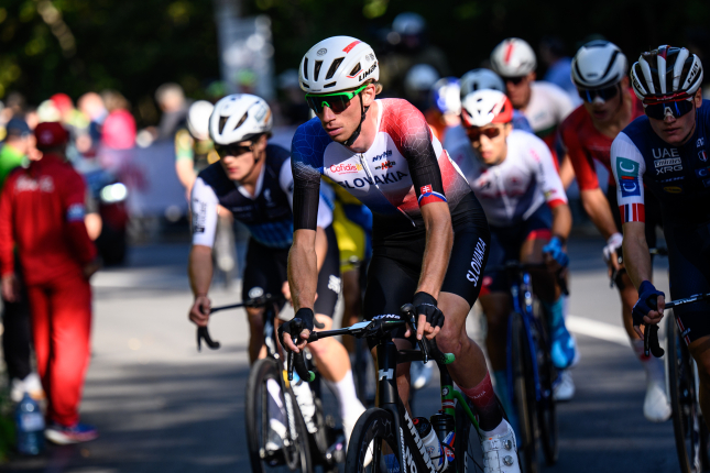 MS mužov U23: Barry vyhral po 128 km v úniku v deň svojich narodenín, vynikajúco bojovný Riška ôsmy