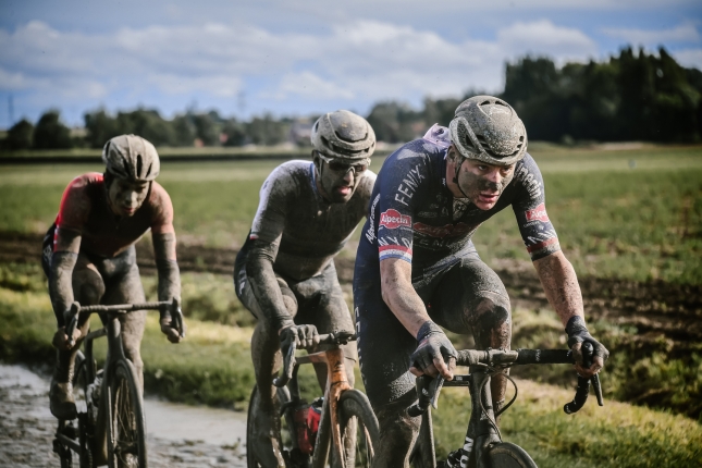 Reakcie pred Roubaix: Van Aert verí v úspech tímu, Lefevere vidí poslednú šancu na nápravu jari