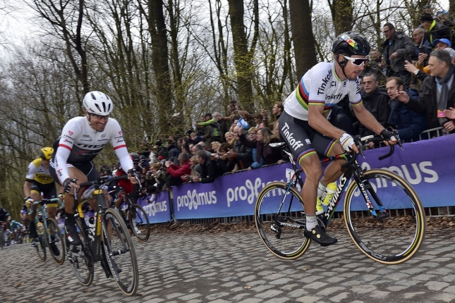 Po Gent - Wevelgeme: Tieňom Demoitiého smrť, Sagan jazdí pre vášeň