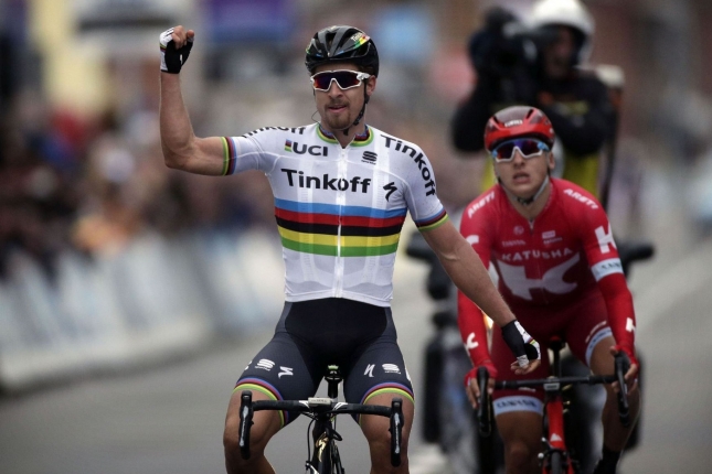 Gent - Wevelgem: Sagan prelomil smolu, zvíťazil v dúhovom a vedie svetový rebríček