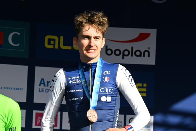 V hromadných pretekoch má Viky druhú šancu na cenný kov, u mužov favoritmi Evenepoel, Del Toro a Seixas