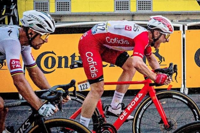 Dianie: Kwiatkowskeho sa Strava spýtala či nešiel autom, De Gendt ponúkol svoje nohy