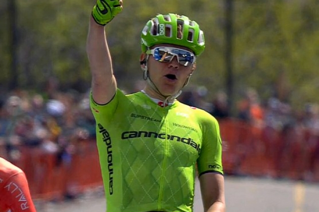 Kalifornia: Piatu etapu uchmatli utečenci, tešil sa Skujinš, Sagan finišoval s vrchármi